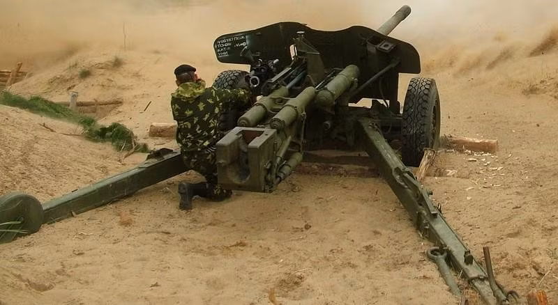 Khẩu pháo chống tăng này cũng đã tham gia nhiều chiến dịch quân sự, nhưng không nhiều bằng một số hệ thống vũ khí nổi tiếng hơn của Liên Xô, vốn đã tham gia vào hầu hết mọi cuộc xung đột kể từ khi kết thúc Thế chiến II cho đến ngày nay.