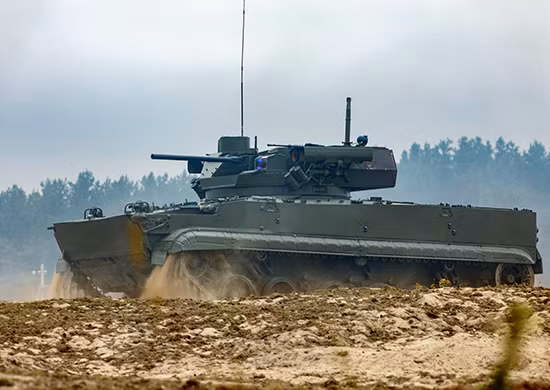 Các thông số kỹ thuật: xe nặng 18-23 tấn, dài 7,8m, rộng 3,23m, cao 2,4m; được trang bị pháo chính 57mm (cơ số đạn 148 viên, góc tầm (-5)-(75) độ, góc hướng 360 độ), tổ hợp chống tăng Kornet, súng phòng không 12,7mm; tốc độ đường nhựa 70km/h, tốc độ bơi 10km/h, dự trữ hành trình 600km, có thể vượt chướng ngại cao 0,8m, hào 2,5m; kíp xe 3 thành viên.