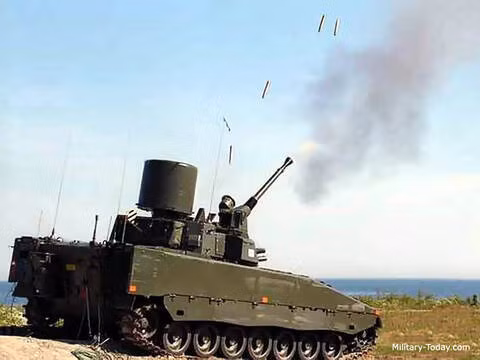 Pháo 57mm có tốc độ bắn 120 viên/phút, có thể tấn công các mục tiêu bay với tốc độ tối đa 1.800km/h, với khả năng tiêu diệt nhiều mục tiêu trên không ở cự ly tối đa 6-8km. Người Nga thậm chí còn tự tin rằng, trong một số trường hợp, loại pháo tự hành này có thể tiêu diệt mục tiêu chỉ với hai phát bắn.