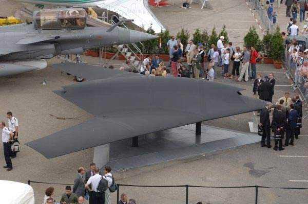 Giải mã chiếc UAV hiện đại bậc nhất thế giới của Pháp - Hình 2 Giai ma chiec UAV hien dai bac nhat the gioi cua Phap-Hinh-2