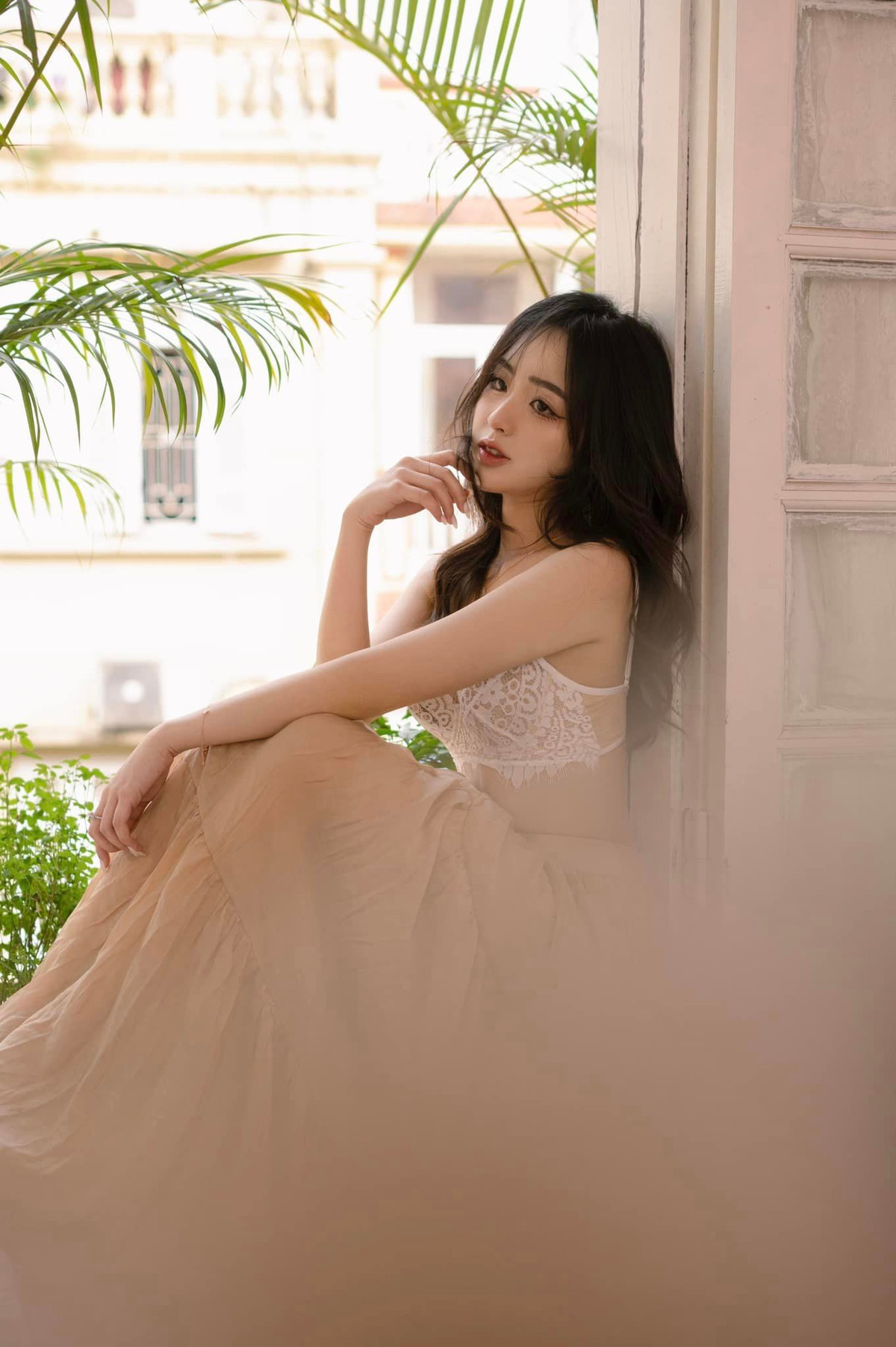 Trên trang cá nhân của mình, cô nàng hot girl không ngại khoe vòng 1 đầy đặn hay show những bức ảnh bikini khoe body nuột nà.