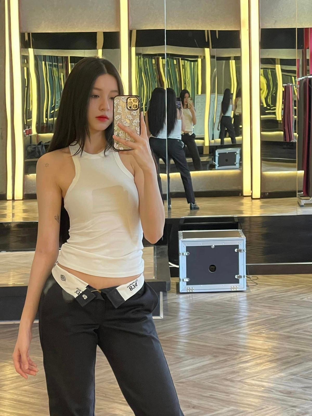 Trên trang cá nhân, nàng hot girl có chia sẻ những bí quyết làm đẹp của mình và được cư dân mạng hưởng ứng. Ảnh: FBNV