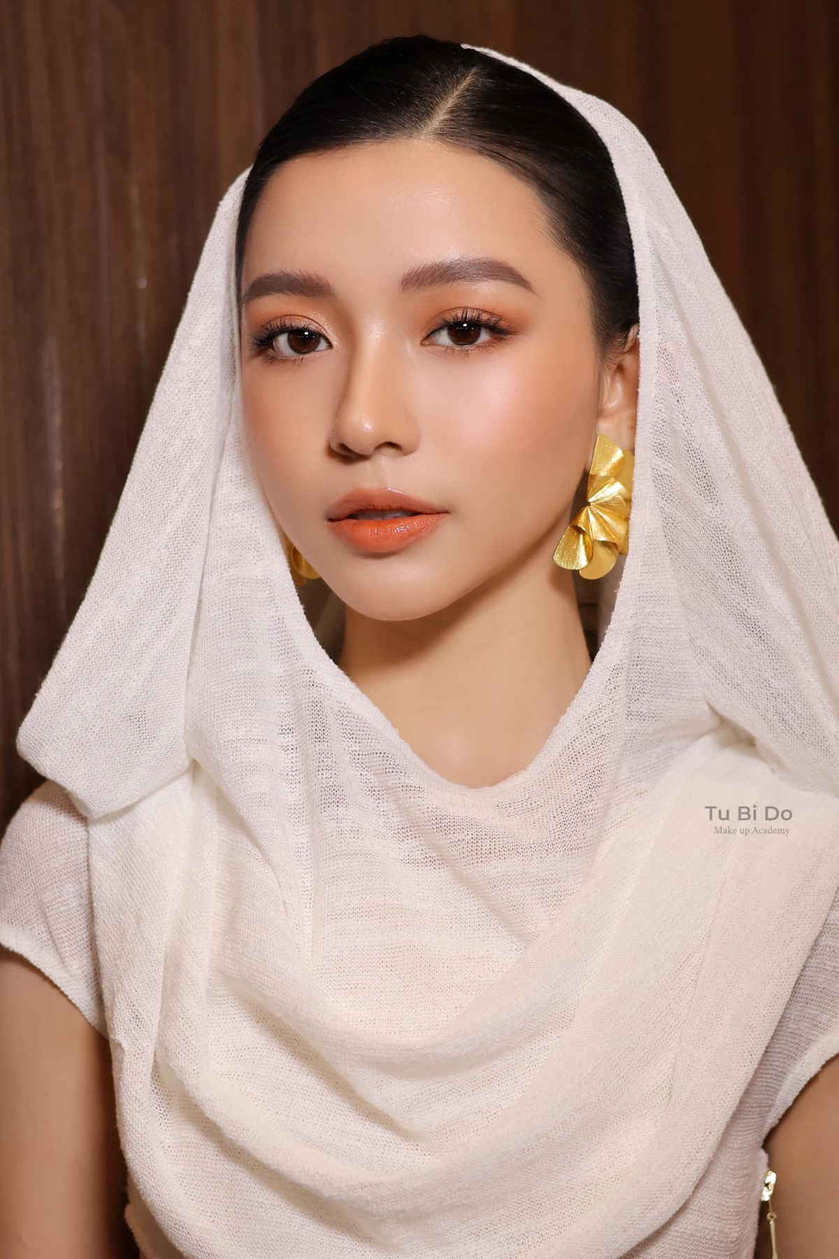 Được biết, cô nàng từng phải lên tiếng đáp trả tin đồn thẩm mỹ do sở hữu vẻ đẹp "cực phẩm". Ảnh: FBNV