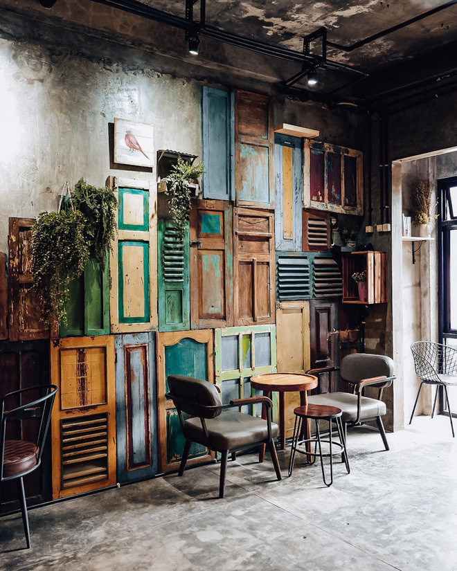 Mặc dù vậy, khi bước vào bên trong, không ít netizen cho rằng quán cũng chẳng đến nỗi tệ.