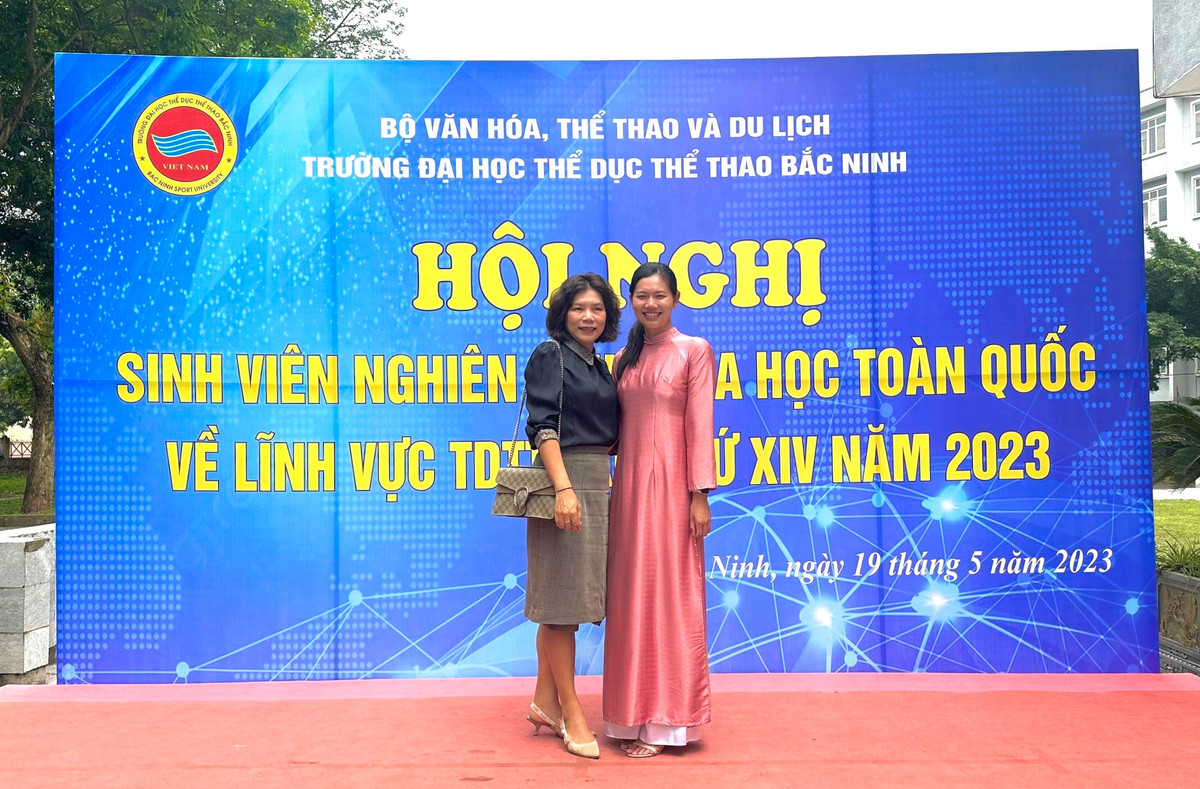 "Nàng tiên cá" Việt trông nữ tính hơn hẳn, làm nhiều người xuýt xoa.