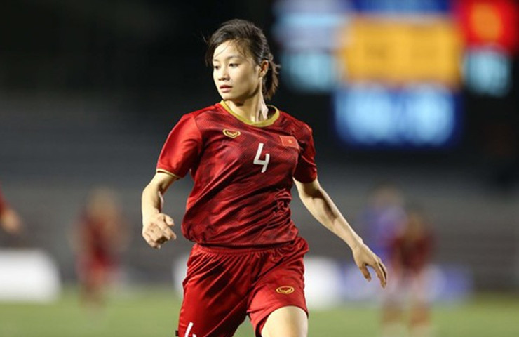 Năm 2022, tờ Siam Sport (Thái Lan) đưa ra danh sách 11 cầu thủ nữ ngoại hình xinh xắn nhất giải vô địch châu Á 2022, trong đó có Hoàng Thị Loan.