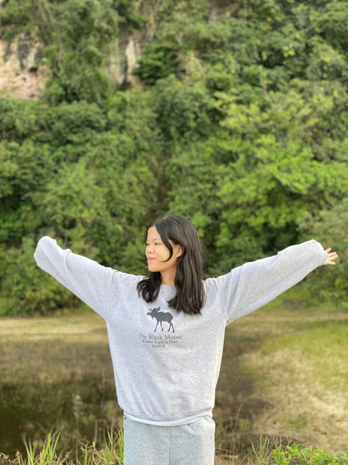 Cũng từ đây, hiện tượng mạng xã hội Thanh Nga Bento dù mới chỉ 18 tuổi nhưng đã nhận được ti tỉ những đơn quảng cáo để kiếm thêm thu nhập.