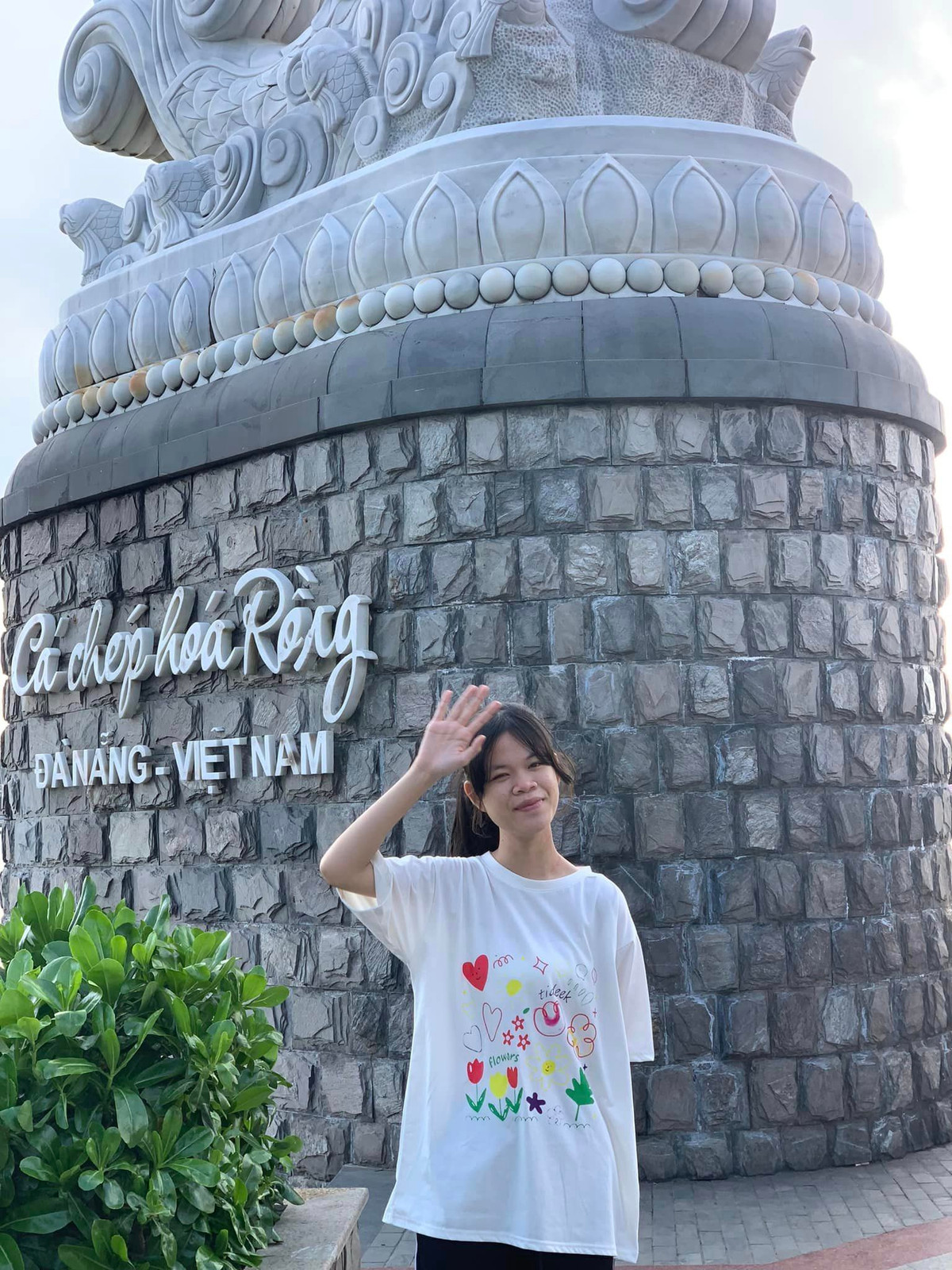 Cô bé có nhan sắc không mấy nổi bật nhưng lại thu hút nhờ cách nói chuyện hài hước, có duyên. Đặc biệt, Thanh Nga còn khiến dân tình thích thú với loạt bí kíp "thả thính" cực xịn xò.