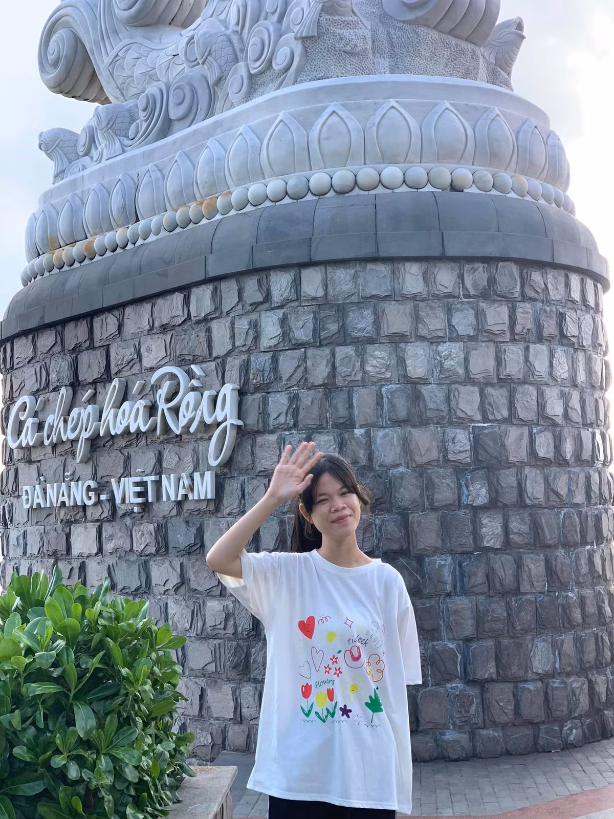 Cô bé có nhan sắc không mấy nổi bật nhưng lại thu hút nhờ cách nói chuyện hài hước, có duyên. Đặc biệt, Thanh Nga còn khiến dân tình thích thú với loạt bí kíp "thả thính" cực xịn xò.