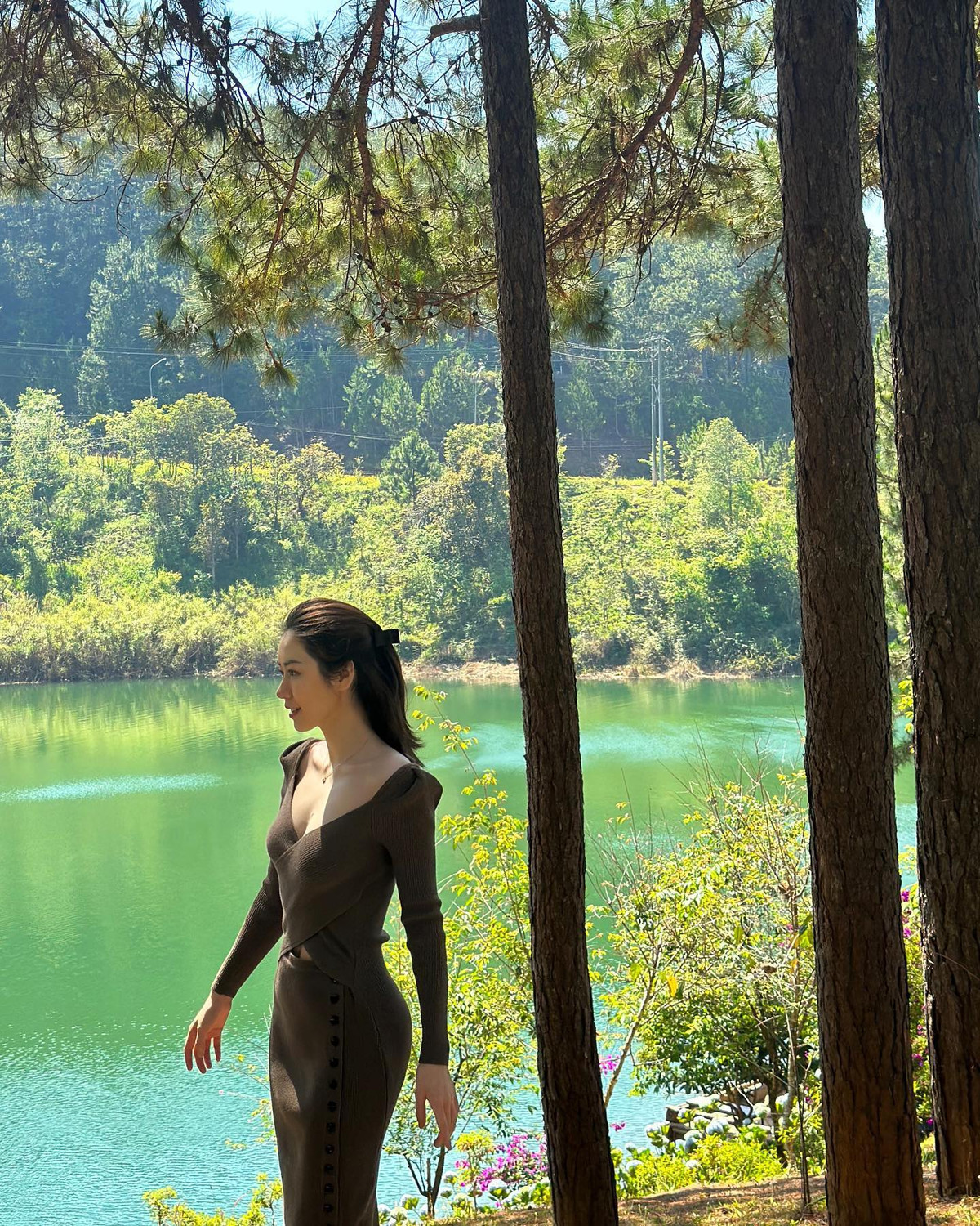 Dù làm mẹ nhưng Mai Vân Trang vẫn chăm chỉ chăm sóc bản thân, minh chứng là loạt khoảnh khắc khoe thân hình thon gọn, xinh đẹp của cô trên Facebook cá nhân.