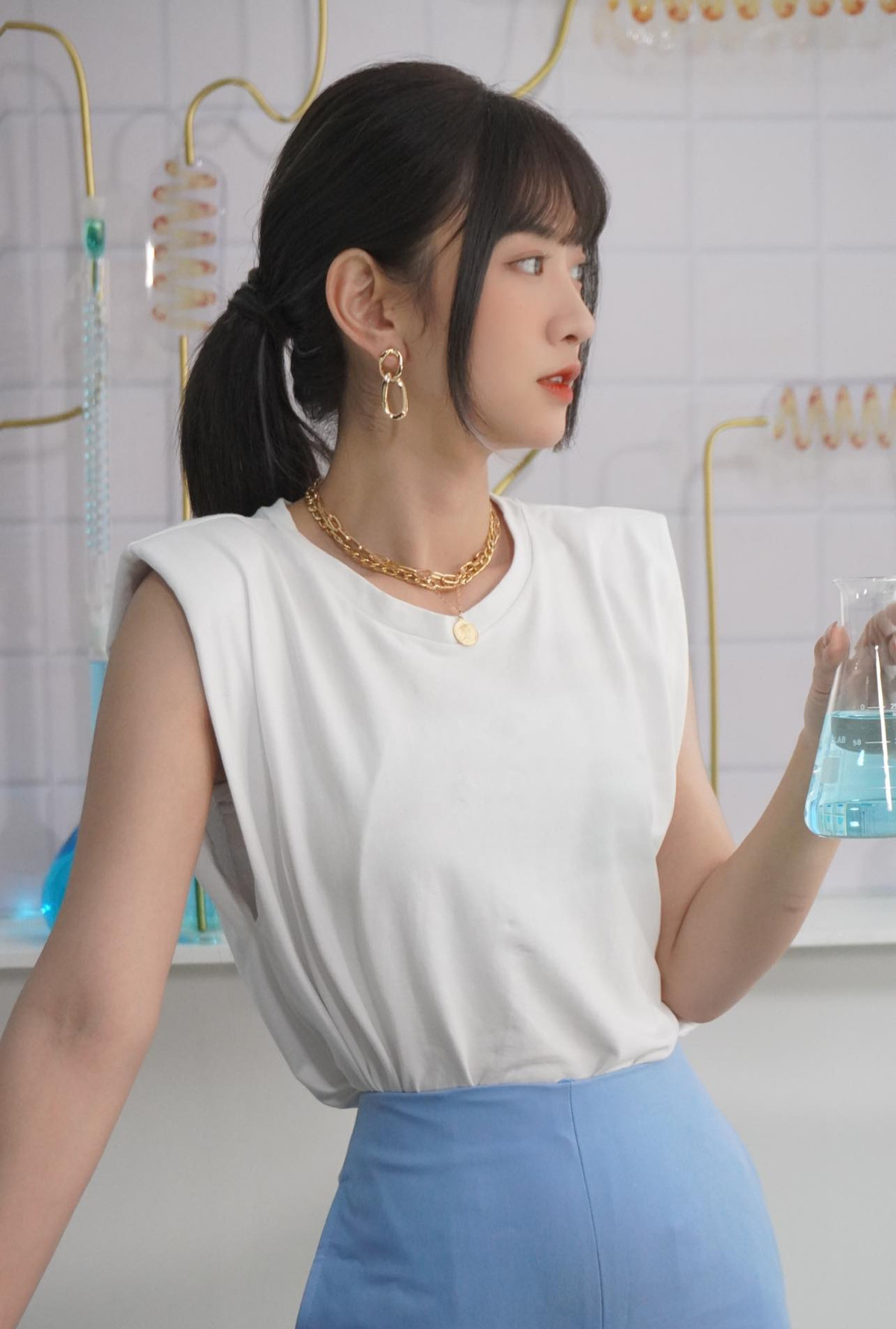 Sau hàng loạt những thị phi, có vẻ như Lê Bống dần chững chạc và có mục tiêu mang đến hình ảnh trưởng thành hơn trong mắt khán giả. Ảnh: FBNV