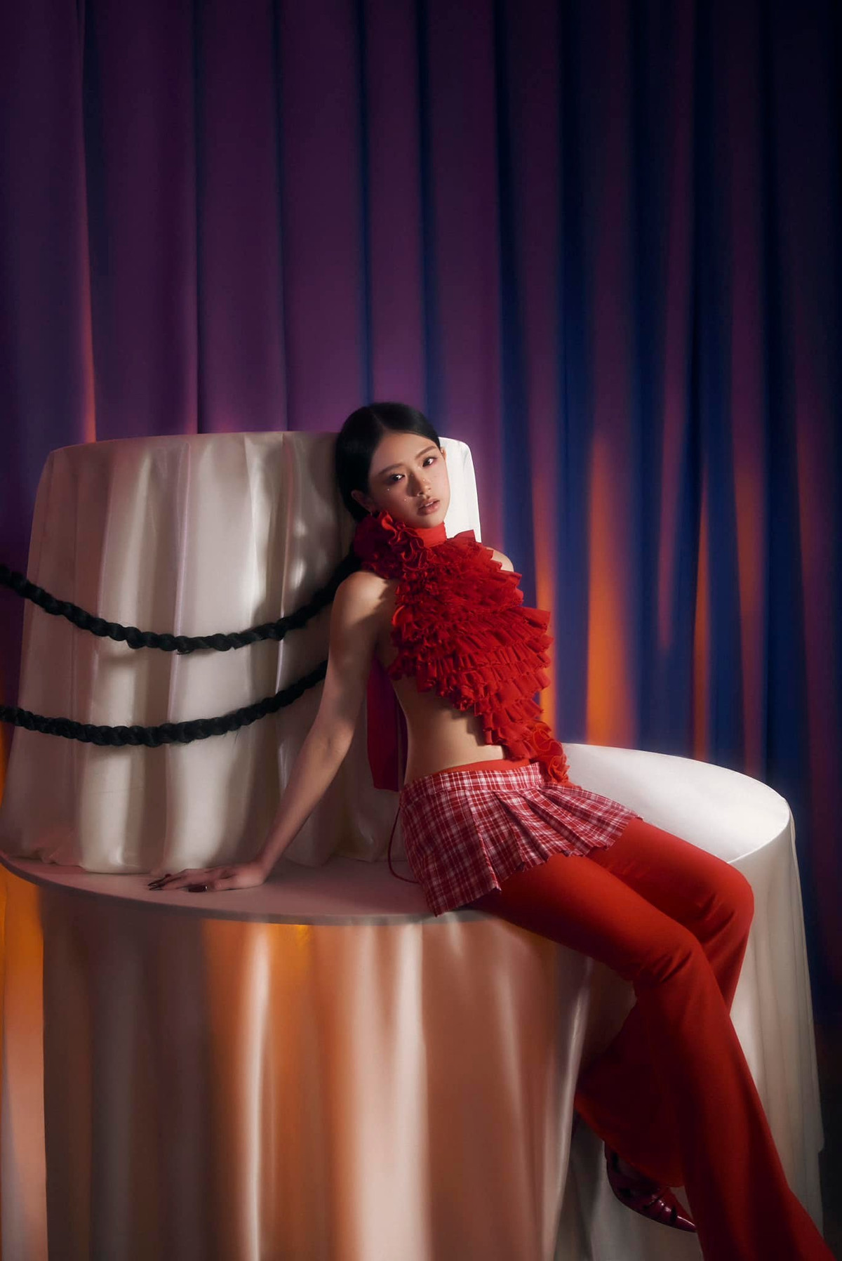 Linh Ka thừa nhận giọng hát còn chênh phô, chưa có kinh nghiệm kiểm soát sân khấu và cần thời gian để trau dồi.