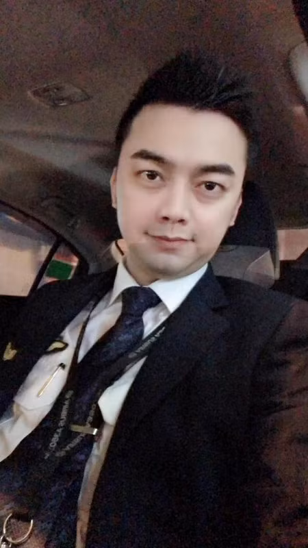 Dù không còn hoạt động nghệ thuật nhưng chuyện đời tư của Hà Duy cũng từng gây xôn xao thời gian dài.