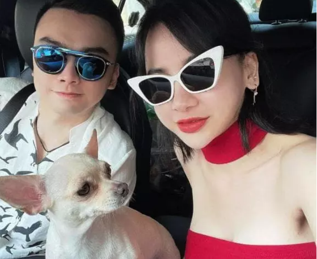 Cho đến cuối năm 2022, 4 năm sau lần hủy hôn, nam phi công mới đăng tải một bức hình, úp mở về chuyện có bạn gái mới.