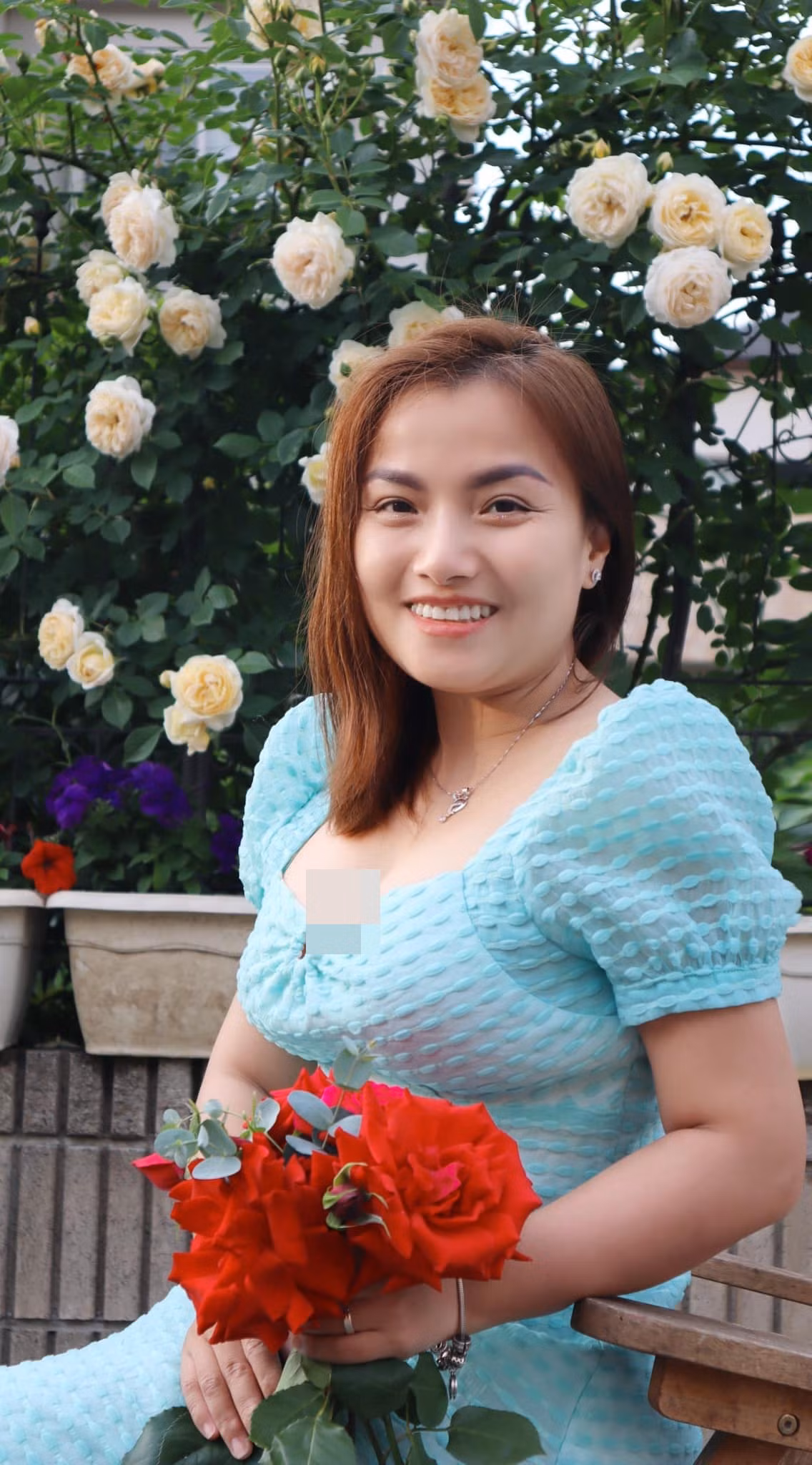 Một số người lại cho rằng Quỳnh Trần đang dần làm mất đi sự giản dị, mộc mạc trước đây.