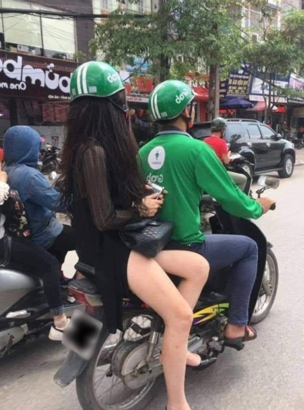 Hình ảnh phản cảm như thế này không phải hiếm gặp mà được chia sẻ nhiều trên mạng xã hội.