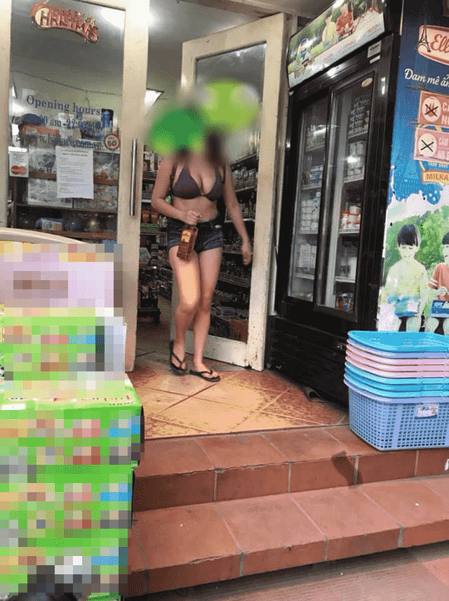 Trong tiết trời nắng nóng gay gắt thì hẳn nhiều cô nàng chỉ muốn ăn mặc gọn nhẹ, đơn giản cho thoải mái mát mẻ.