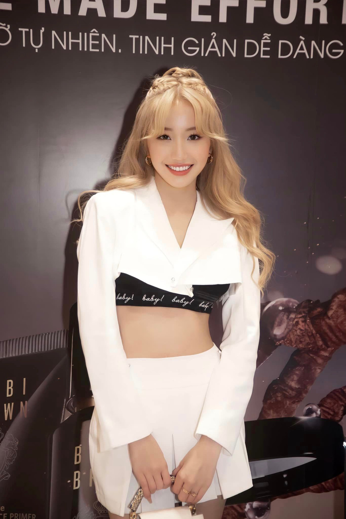 Làm dâu hào môn, Khánh Huyền dù vẫn khoe nhan sắc xinh đẹp của mình nhưng không quá nhắc đến chuyện đời tư.