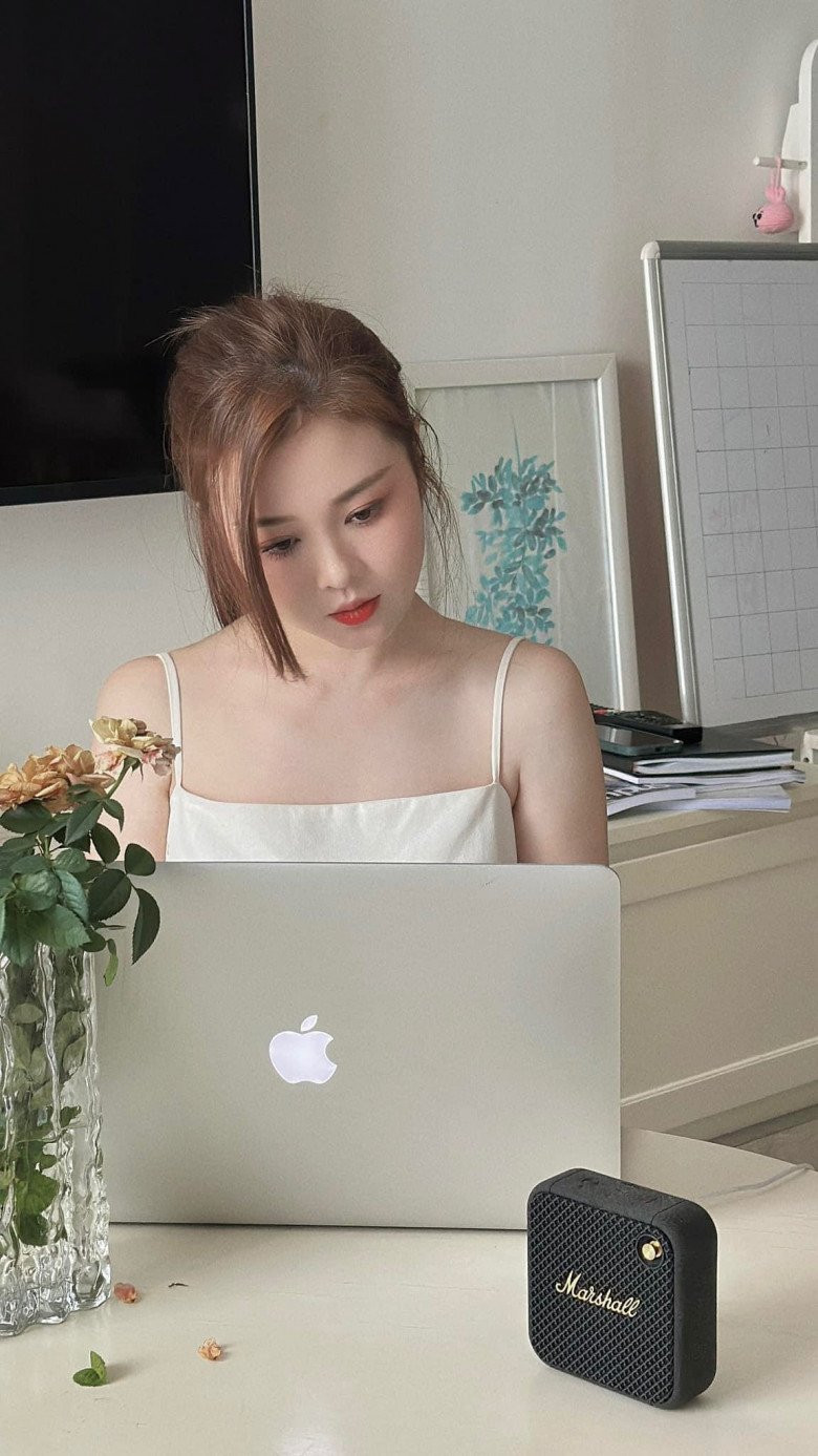 Ribi Sachi là hot girl quen thuộc đối với khán giả trẻ Việt Nam khi cô từng góp mặt trong nhiều bộ phim sitcom, web drama nổi tiếng.