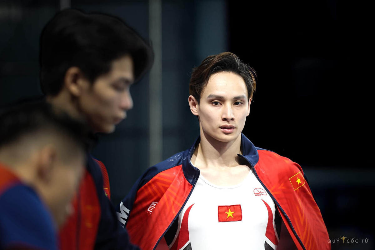 Đinh Phương Thành là VĐV thể dục dụng cụ thi đấu tại SEA Games 32 đang gây sốt trên MXH.