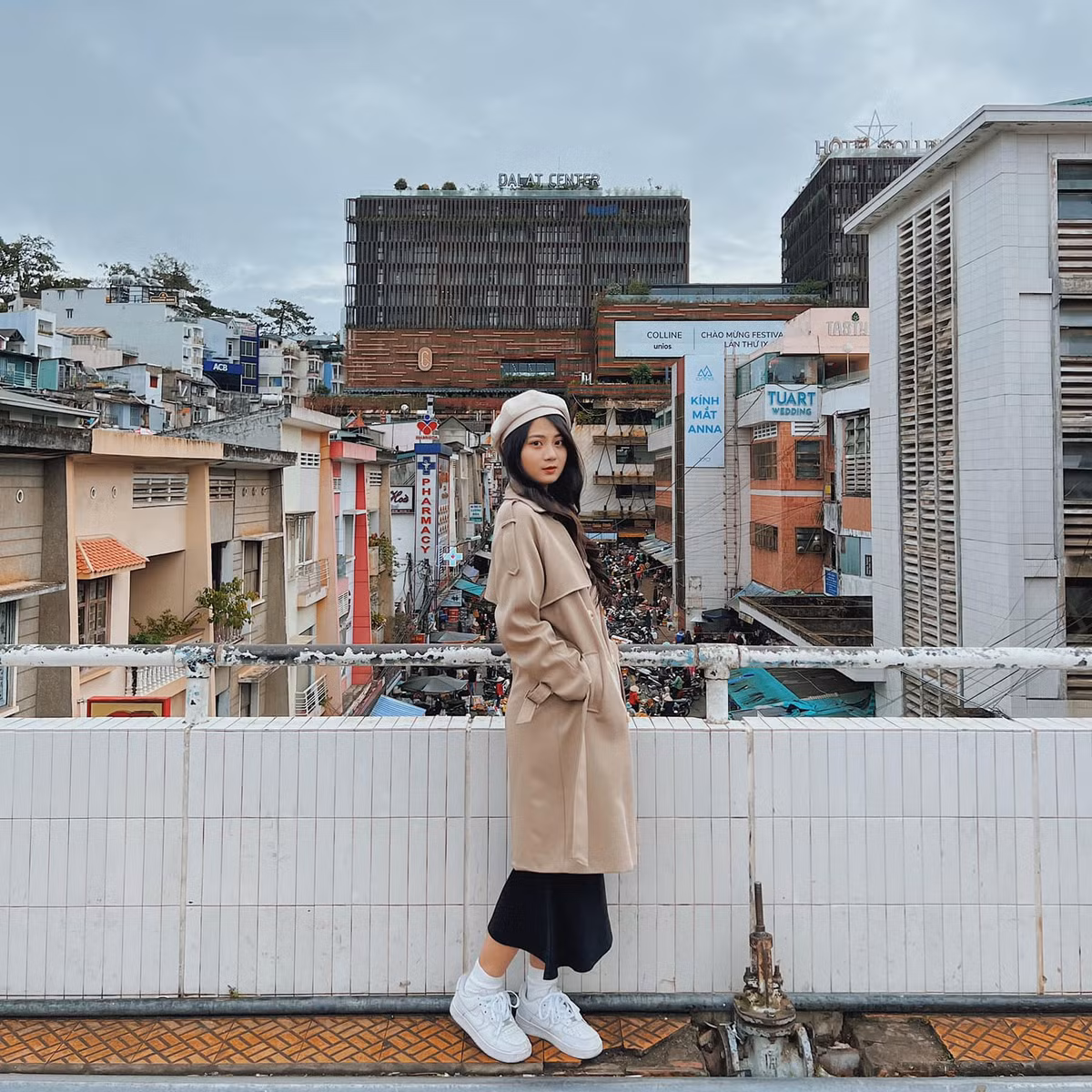 Một trong những địa điểm check-in gây tranh cãi thời gian qua là cây cầu Hồng Kông Đà Lạt thay đổi diện mạo mới.