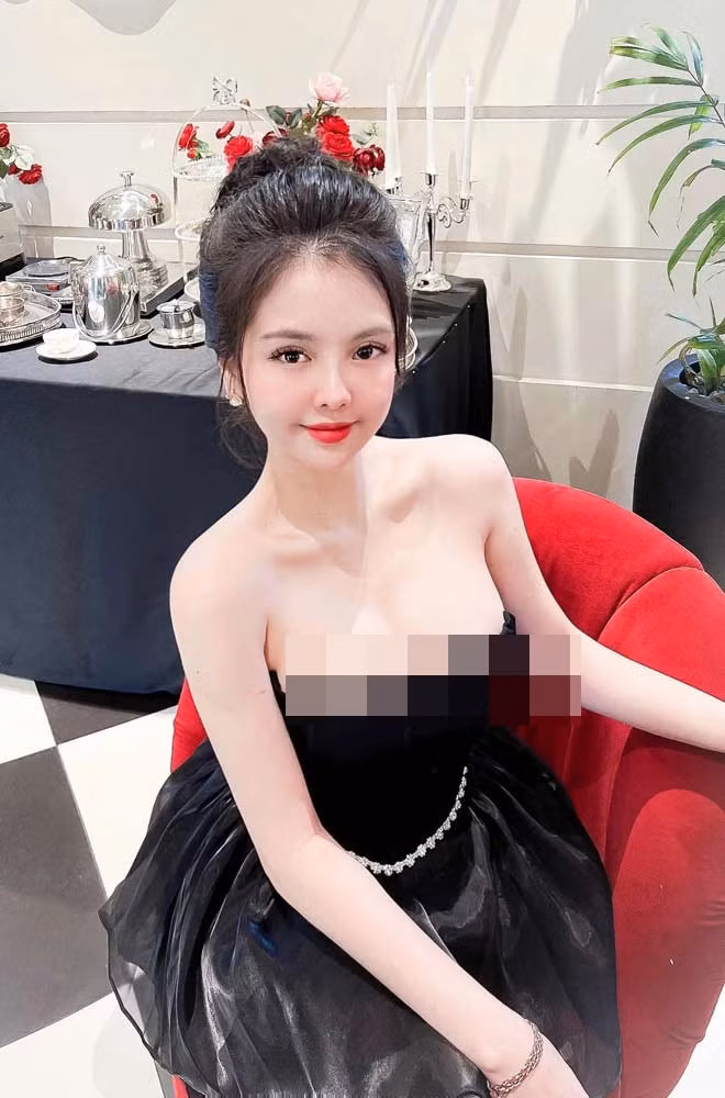 Cô gặt hái được nhiều thành công trong sự nghiệp, công việc kinh doanh mở rộng ở cả Hà Nội và TP.HCM.