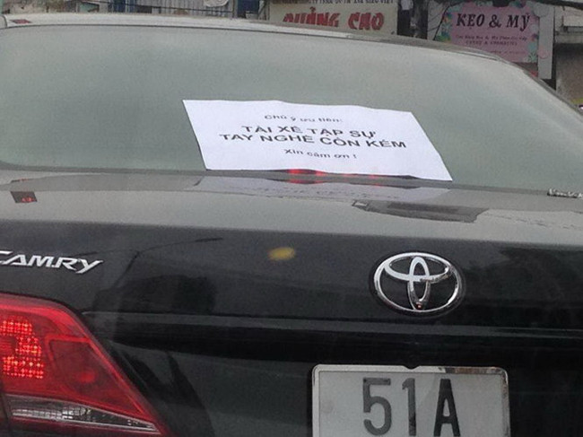 Đường phố ngày càng xuất hiện nhiều những câu cảnh báo thế này.