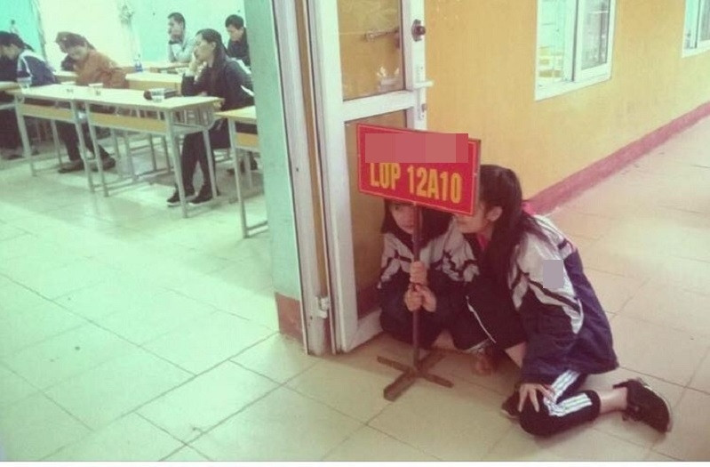 Đầu năm học đi họp phụ huynh thì tâm lý của bạn nào cũng sẽ dễ chịu và suôn sẻ, nhưng sau khi kỳ thi học kỳ kết thúc thì việc họp phụ huynh thông báo kết quả trở nên là một nỗi niềm hoảng sợ và áp lực vô bờ bến đối với học sinh.