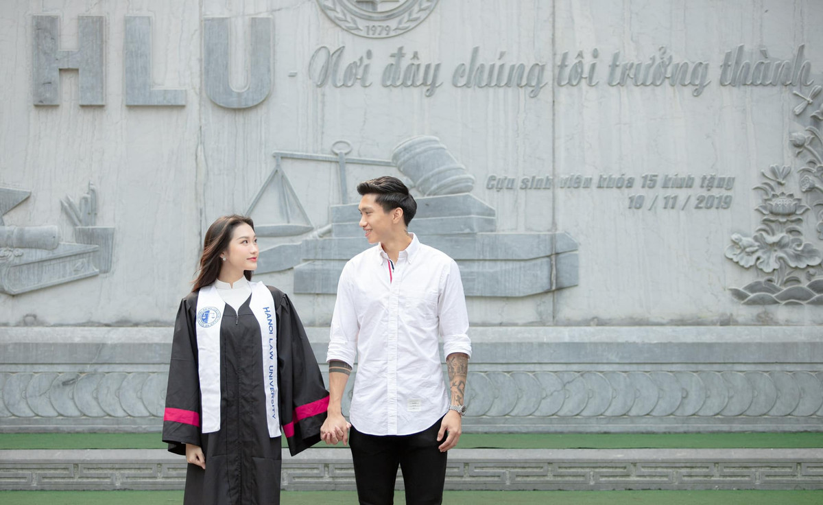 Doãn Hải My theo học Viện luật so sánh trực thuộc Đại học Luật Hà Nội khoá 2019-2023.