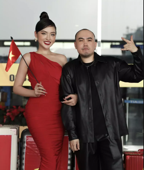 Ngoài vụ việc trên, trong thời gian đang là quản lý của Trần Thanh Tâm, Vinh Gấu luôn xuất hiện trên thảm đỏ với những bộ trang phục "khó hiểu", mang theo phụ kiện là những con gấu có phần "ô dề" khiến dân tình không khỏi hoang mang.