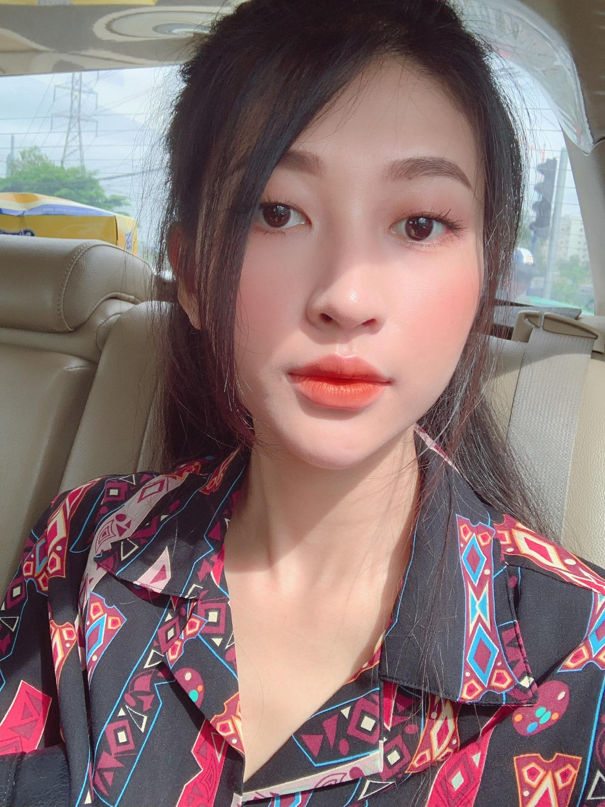 Ngoài ra, 9X còn tham gia làm mẫu ảnh, chụp lookbook. Ảnh: FBNV