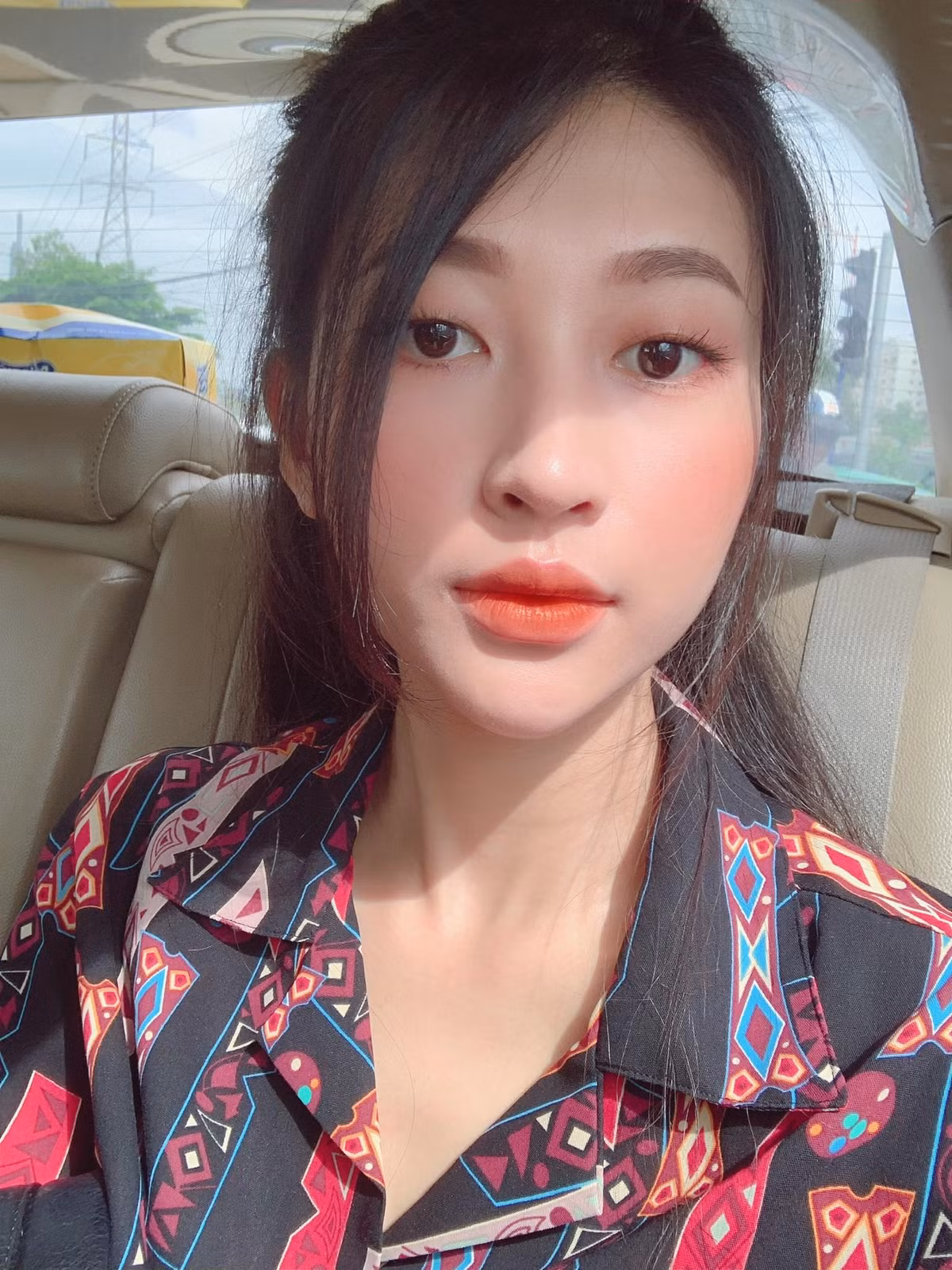 Ngoài ra, 9X còn tham gia làm mẫu ảnh, chụp lookbook. Ảnh: FBNV