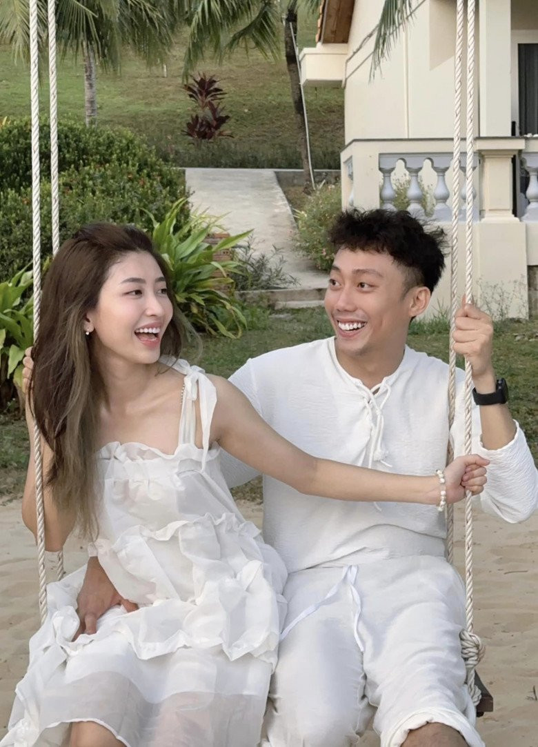 Sau đó, cô được mời đóng chính với Gino Tống trong "Phim cấp ba - Học đường nổi loạn".