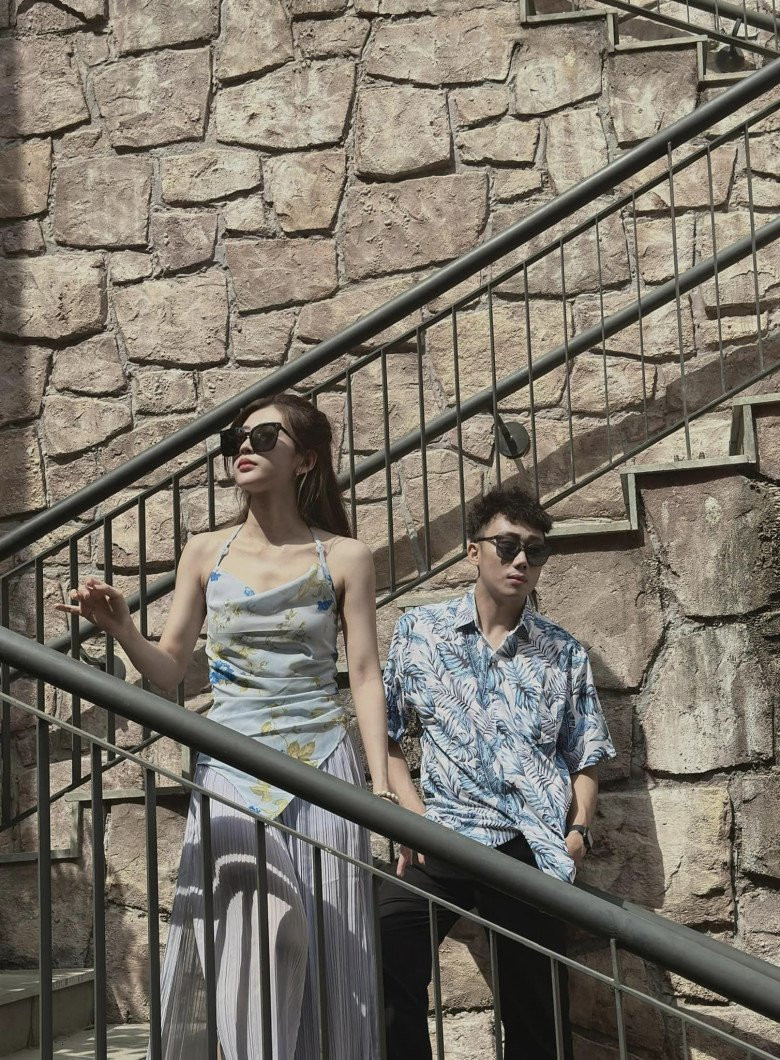 Nàng hot girl sinh năm 1994 kết hôn với nam diễn viên Gino Tống sau 7 năm hẹn hò.