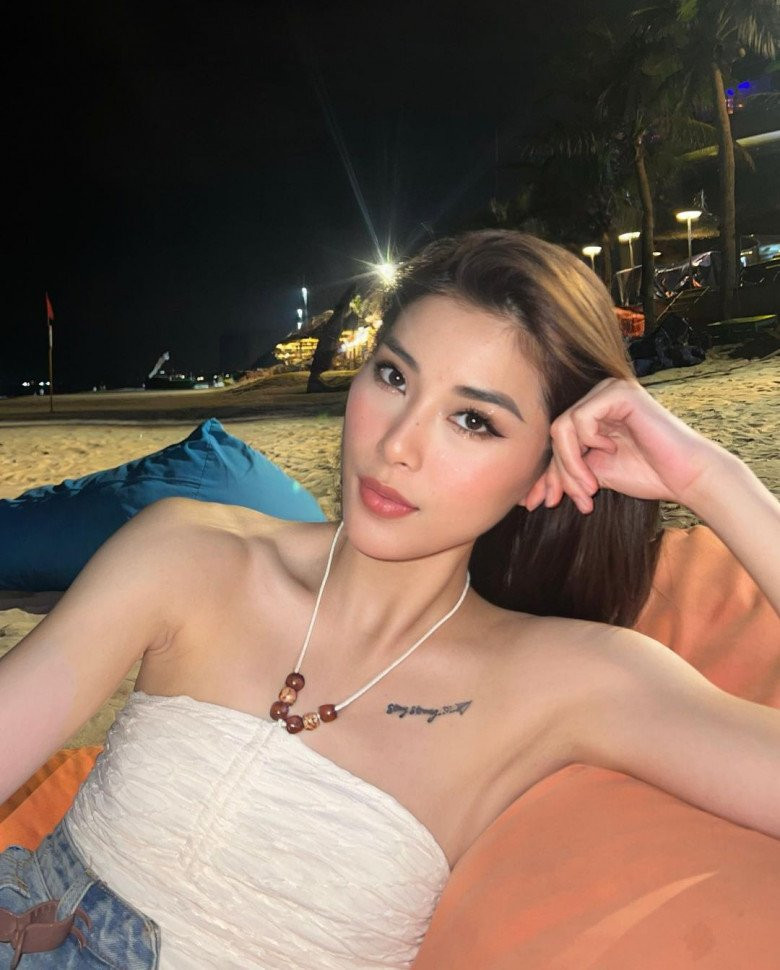 Sau khi giải nghệ, Đặng Thu Huyền tham gia cuộc thi sắc đẹp và lấn sân làm nữ MC truyền hình VTVCab.