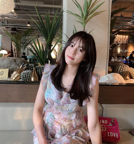 Hai năm gần đây, cô liên tục bị réo tên vì cáo buộc bắt nạt bạn bè, ngoại tình, thậm chí còn bạo lực với chồng.