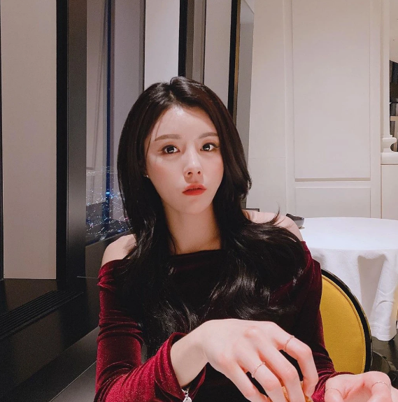 Cũng vì bị chỉ trích nhiều ở Hàn Quốc nên ngay sau khi ly hôn chồng vào năm 2021, Lee Jae-yeong đã sang châu Âu thi đấu. Tại đây, cô có thể gạt qua những rắc rối trong quá khứ để tập trung hơn vào chuyên môn.