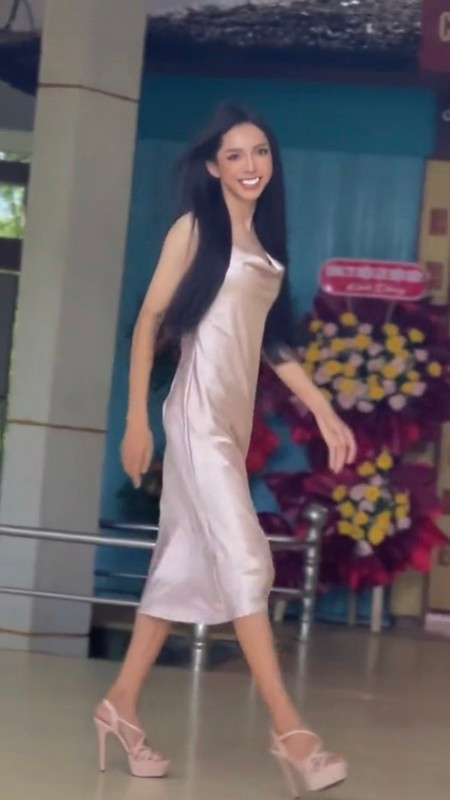 Bỏ qua các vấn đề về ngoại hình và kĩ năng catwalk thì hành vi này của Võ Thành Ý bị nhiều netizen bức xúc nhận xét là thiếu ý thức, nhất là khi Võ Thành Ý là một gương mặt có ảnh hưởng rộng rãi đến các bạn trẻ hiện nay.