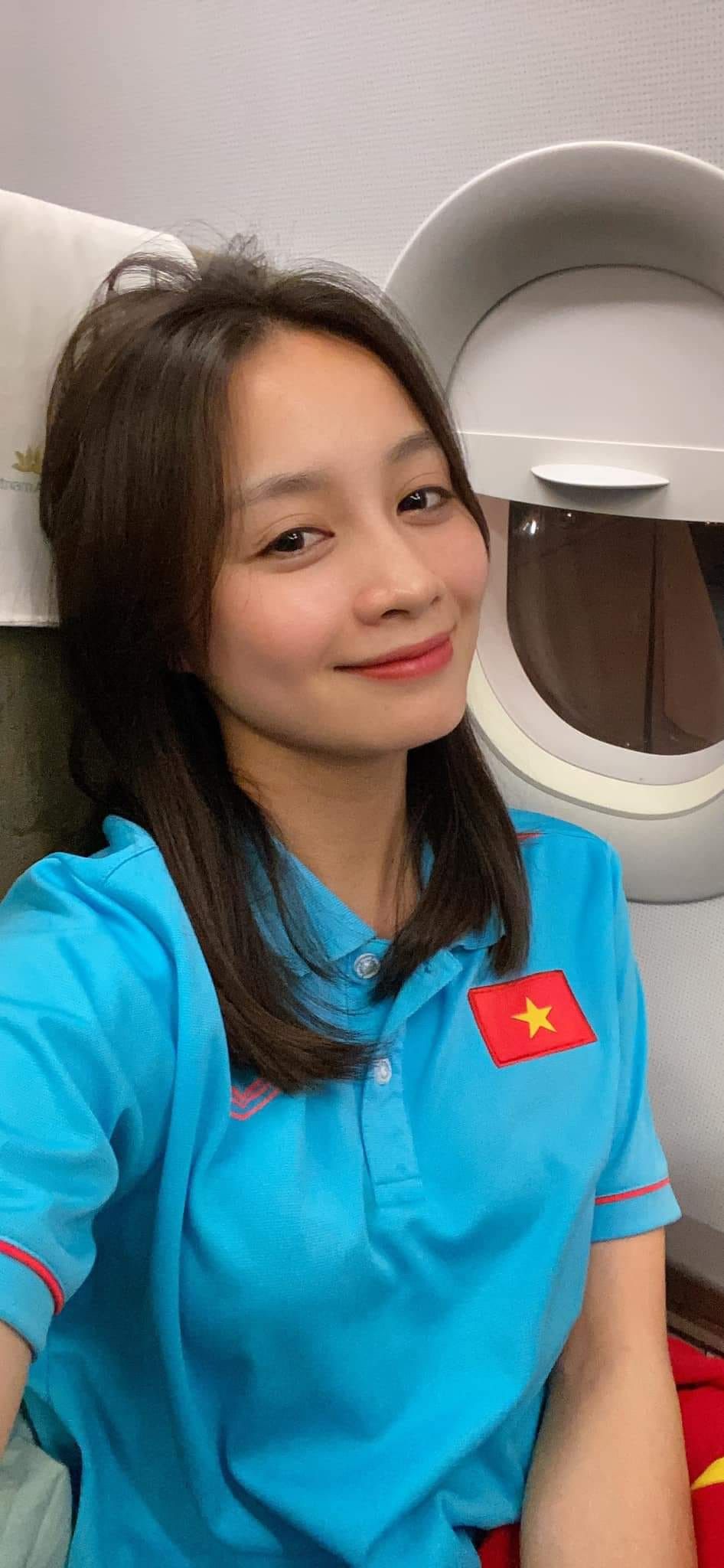 Hoàng Thị Loan được nhiều người hâm mộ đặt biệt danh là "crush quốc dân" của ĐT nữ Việt Nam.