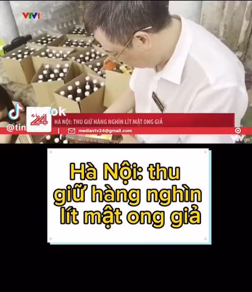 Ngay sau khi video bán mật ong của con trai Bà Tân Vlog gây chú ý, trùng hợp trên MXH cũng xuất hiện phóng sự của VTV cảnh báo người mua hàng nên chọn sản phẩm chất lượng, tránh mua nhầm mật ong giả làm từ đường.