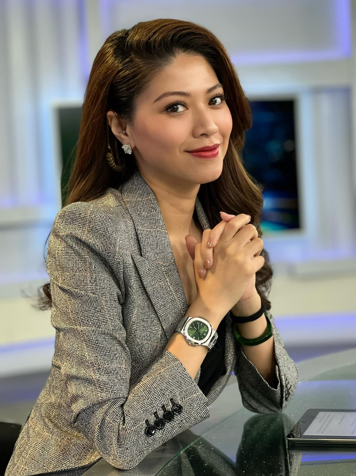 Ngoài làm việc ở đài truyền hình, Ngọc Trinh còn đã lấn sân sang lĩnh vực kinh doanh nên cô có cuộc sống sang chảnh cũng là điều dễ hiểu.