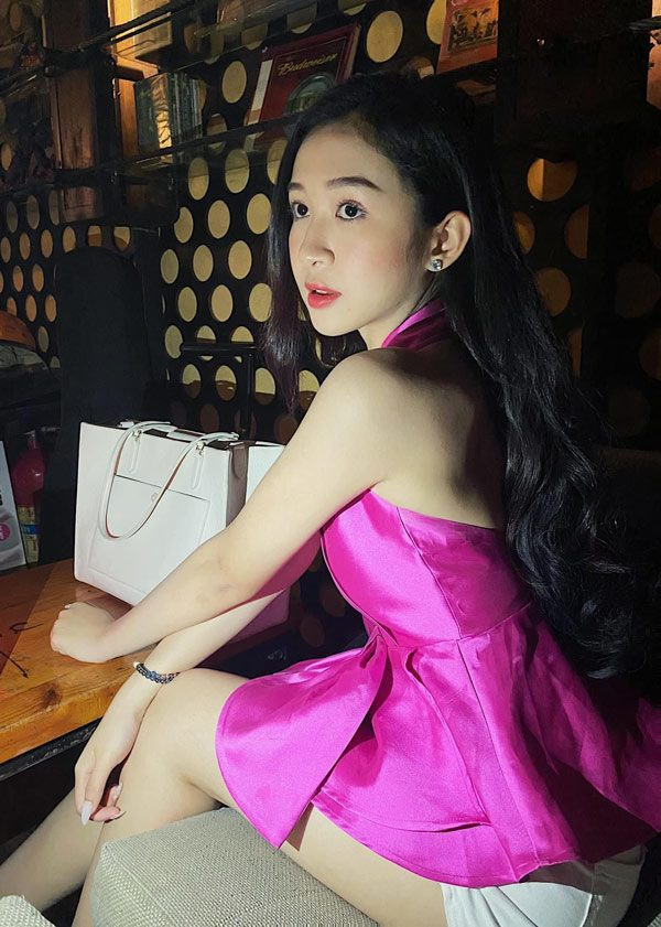 Trên trang cá nhân không thiếu những khoảnh khắc khoe vóc dáng đẹp mê mẩn của Ngô Mỹ Chi.