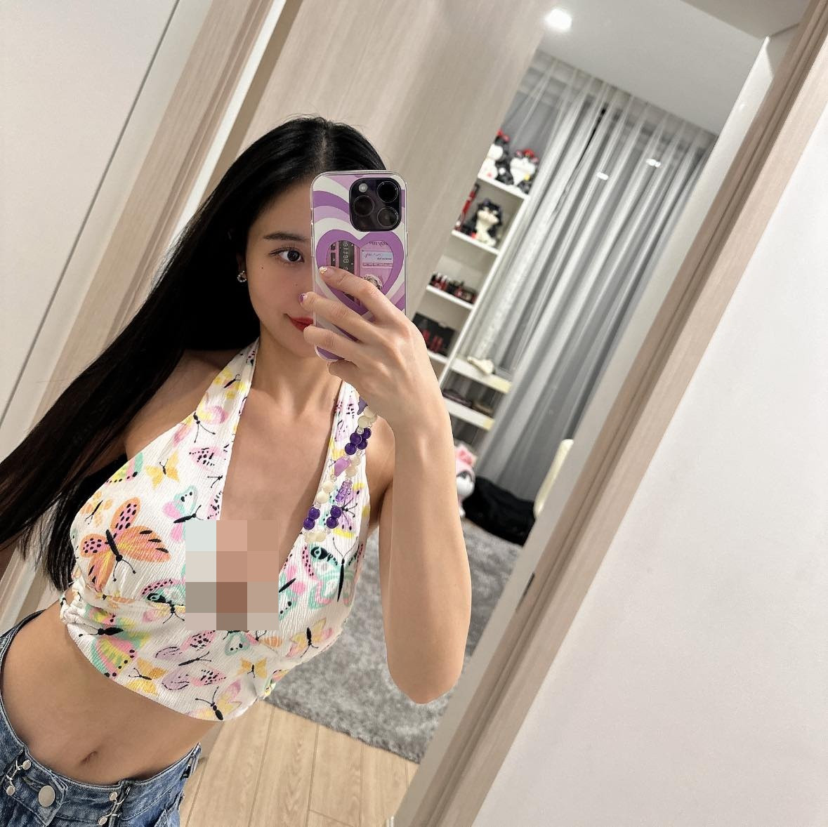 Việc vòng 1 to bất thường khiến nhiều người cho rằng Jun Vũ vừa có hành động can thiệp dao kéo và nâng cấp vòng 1 của mình thêm lần nữa.