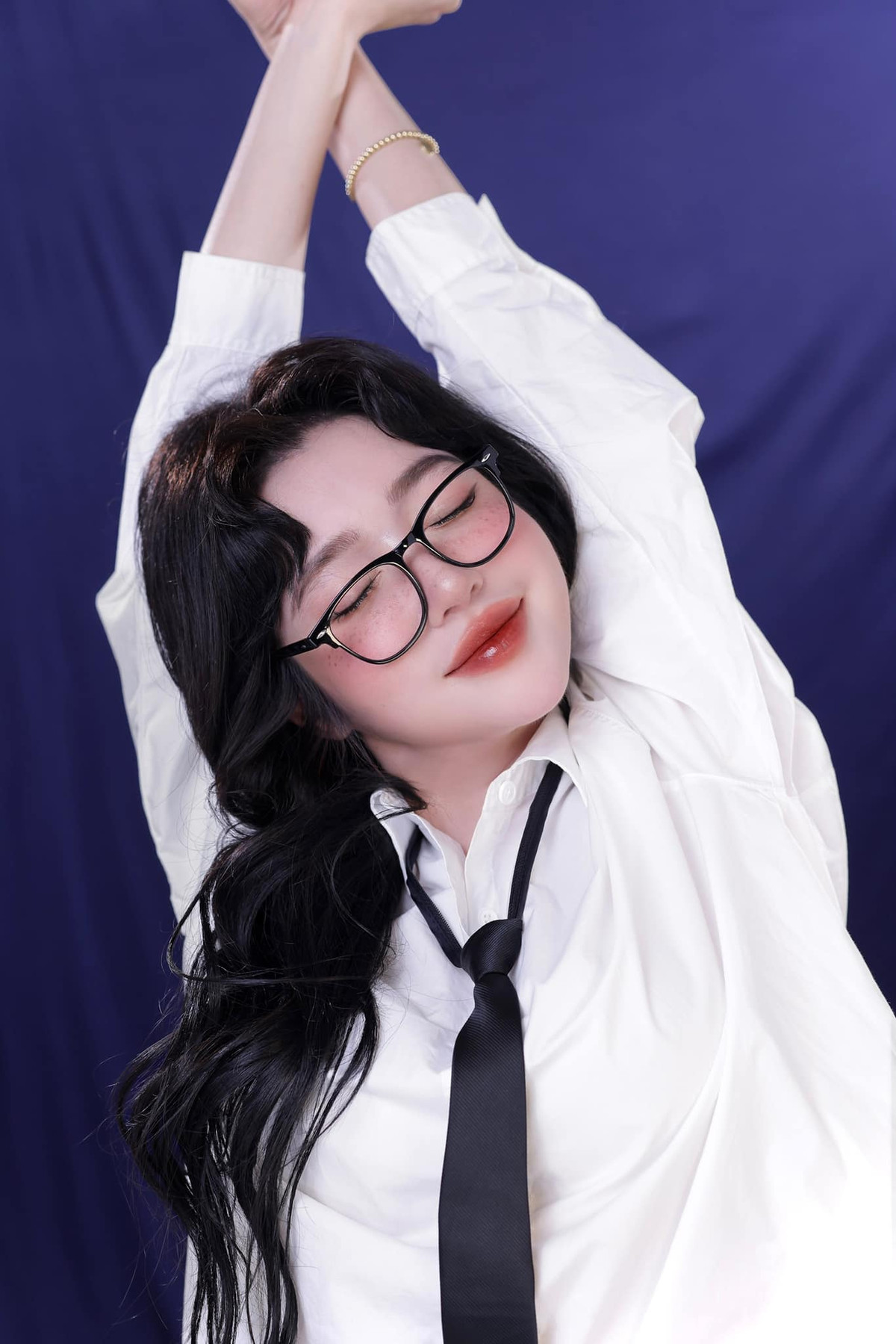 Vào năm 2019, Elly Trần bất ngờ tuyên bố đã ly hôn và bắt đầu hàng loạt những ồn ào liên quan đến quyền nuôi con.