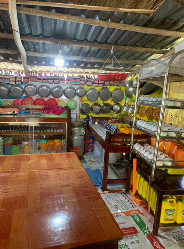 Nhiều người đùa rằng cô đã bày trí căn nhà như một cửa hàng bày bán sản phẩm gia dụng.