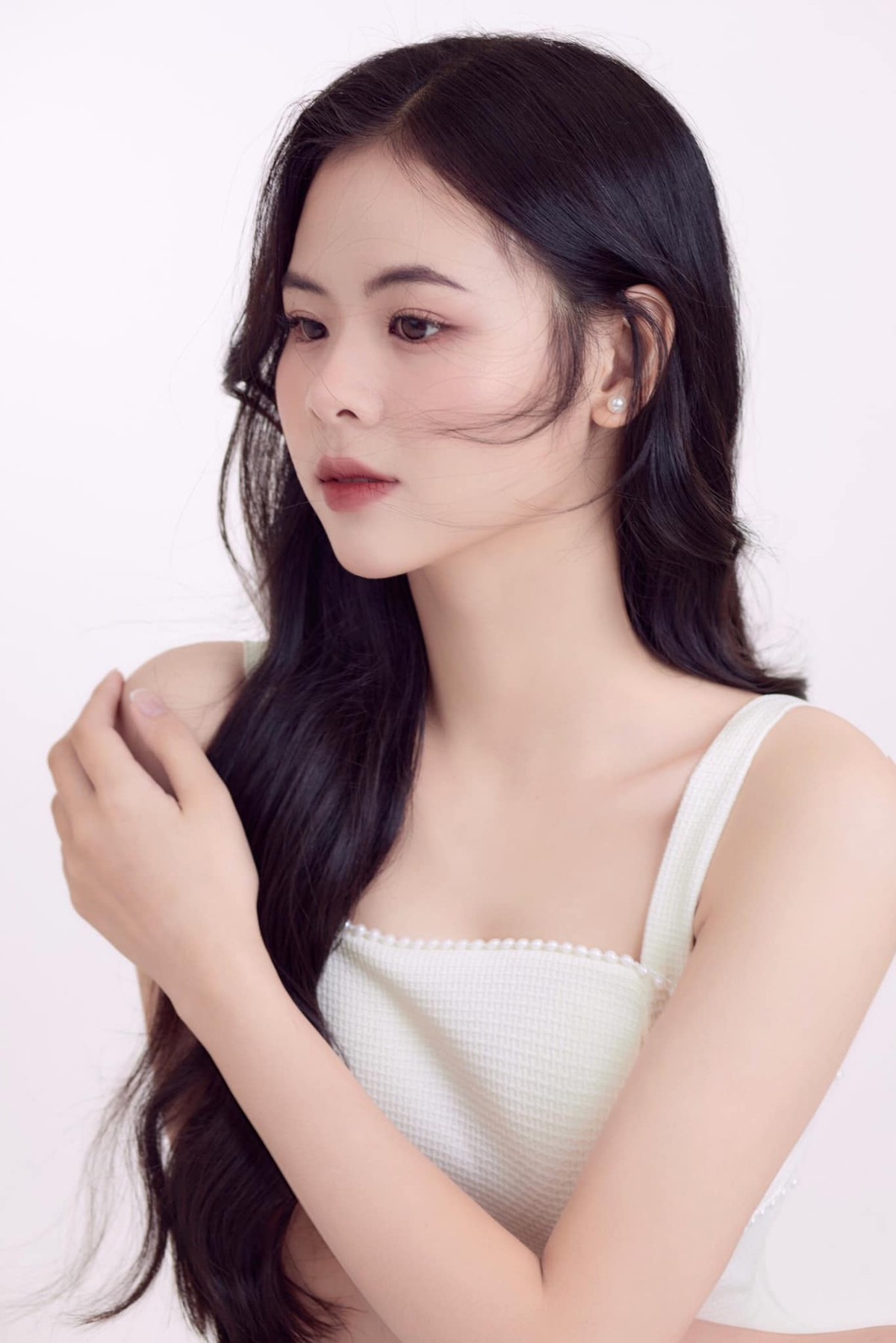 Mới đây, tờ Sanook của Thái Lan đã đăng tải thông tin về cô với tiêu đề "Nàng tiên đập bóng dễ thương nhất".