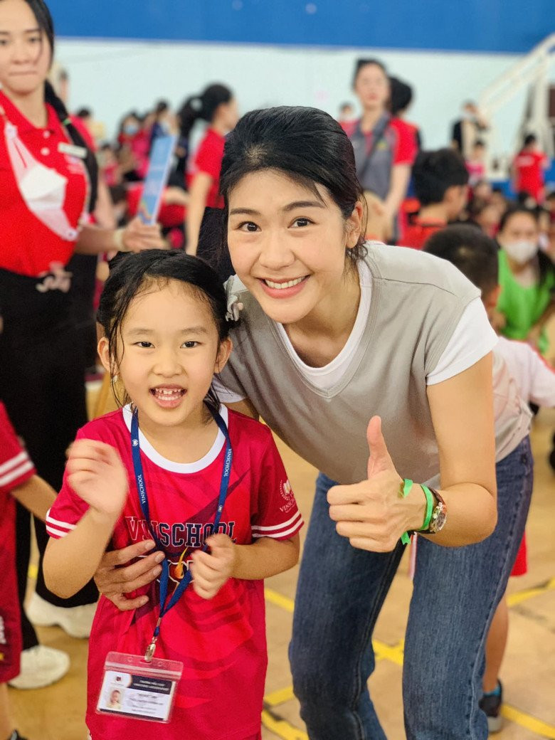 Sau cuộc chia tay với ca sĩ Trương Thế Vinh, giờ đây cô đã có hôn nhân trọn vẹn với người chồng Việt kiều Triệu Tất Trung.