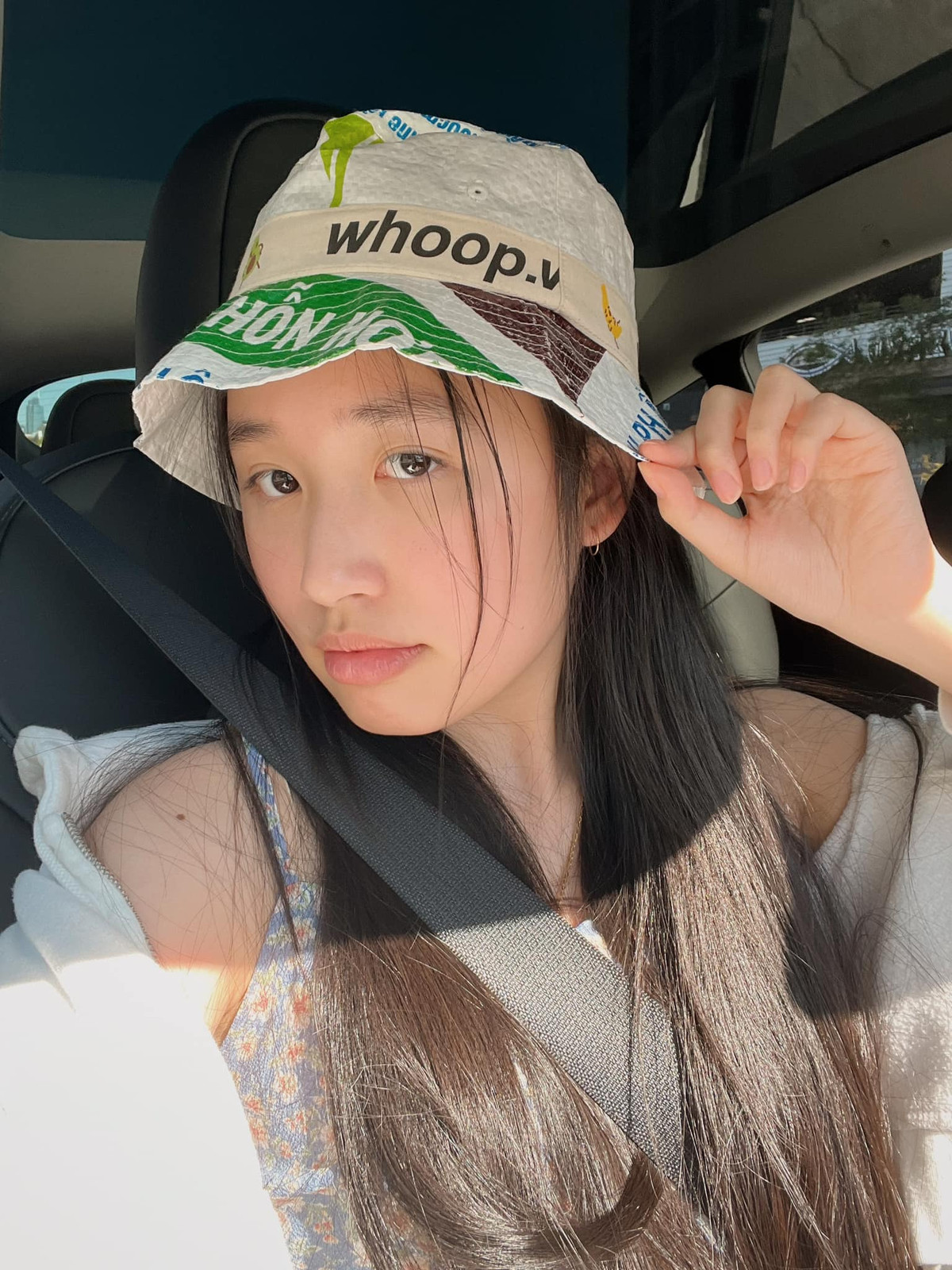 Theo dõi Jenny Huỳnh từ trước đến nay, nhiều cư dân mạng phải thừa nhận cô nàng luôn nỗ lực hết mình trong mọi việc.