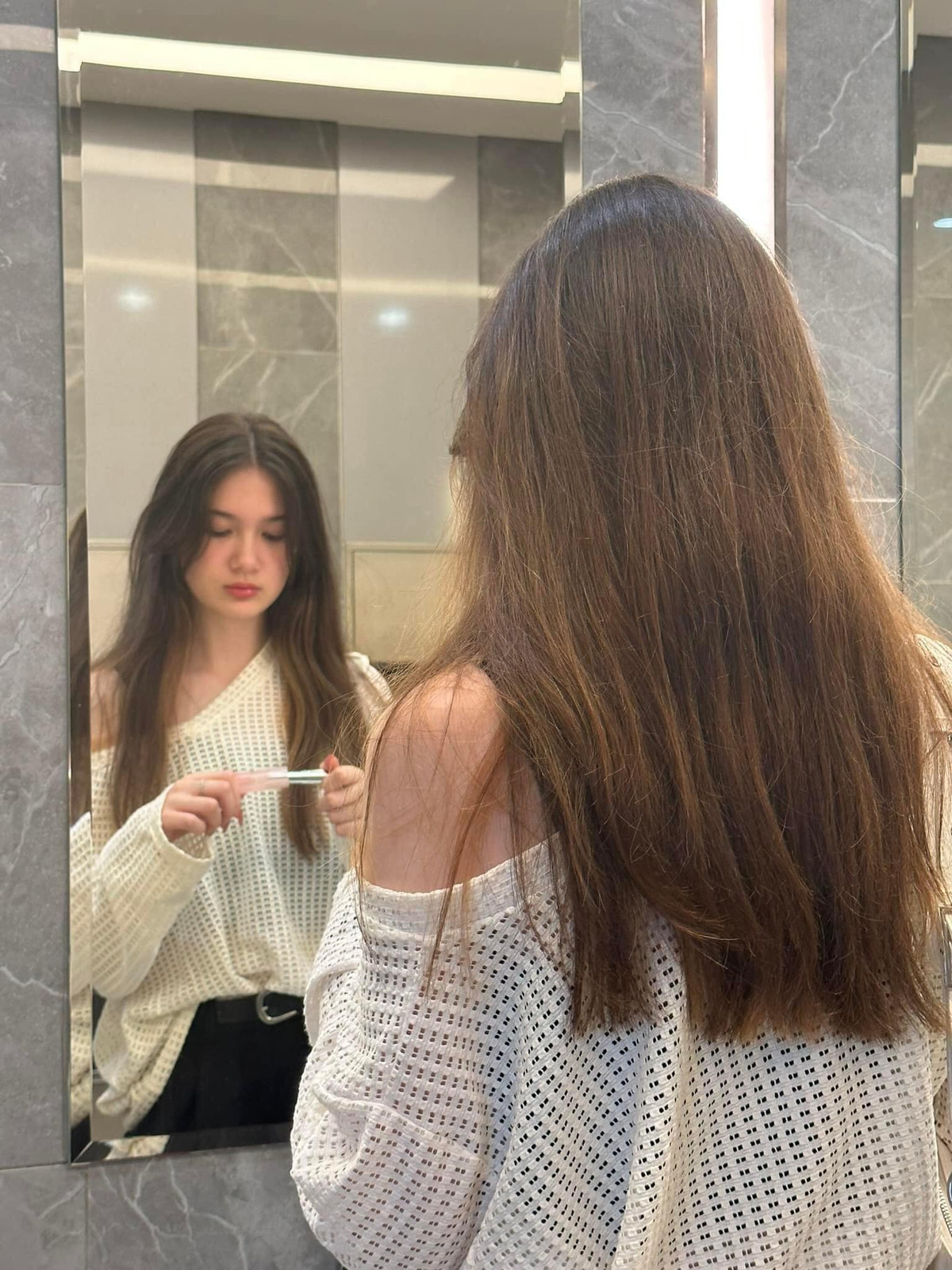 Thanh Giang có gương mặt lai Tây với sống mũi cao, mắt to và lông mày đậm, gương mặt baby dễ thương.