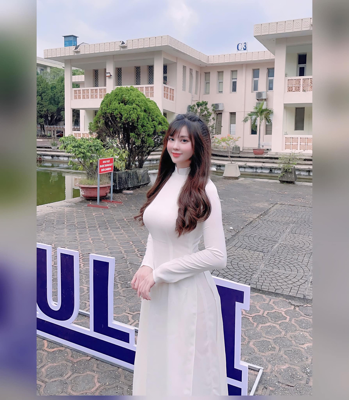 Nữ giảng viên Âu Hà My giảng dạy tại trường Đại học Ngoại ngữ Hà Nội chuyên khoa Pháp nổi tiếng ở Hà thành.